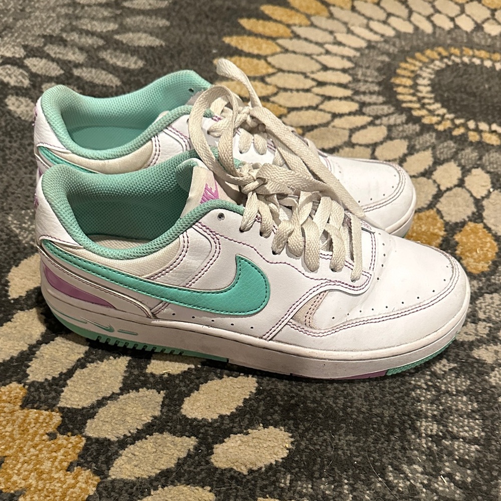Nike Gamma Force women’s sneakers